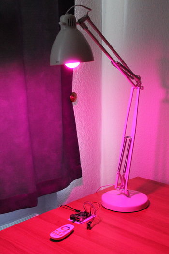 Schreibtischleuchte mit farbiger Milight LED und Fernbedienung